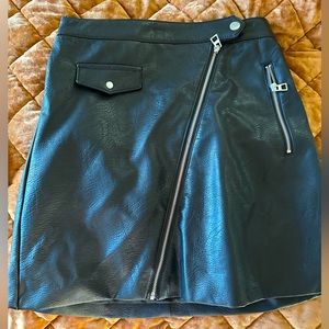 H&M BLACK leather skirt high waisted NWOT size 2
